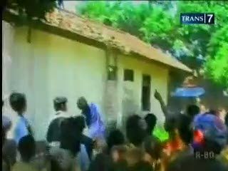 Tahanan Polisi Tewas Dihajar Massa