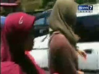 Pengambilan Jenazah Korban Amuk Massa