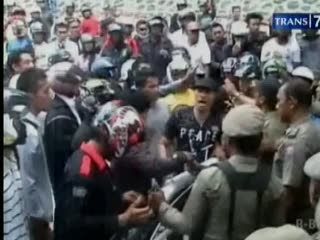 Tuntut Pamekaran, Massa Ricuh