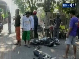 Ibu dan Anak Terlindas Truk