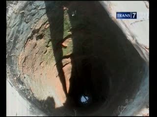Cari Rumput, Seorang Kakek Tercebur Sumur