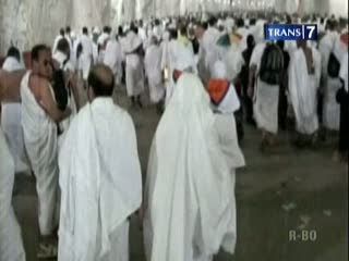 Perjuangan Jamaah Haji Untuk Melempar Jumroh