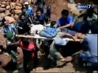 Tukang Bangunan Tewas Tertimbun Tanah