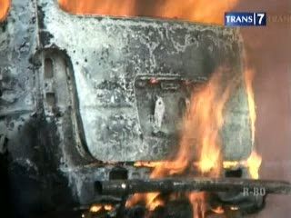 Mobil Terbakar Saat Sedang Dilas