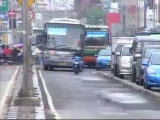 Bus Trans Jakarta Tabrak Pejalan Kaki