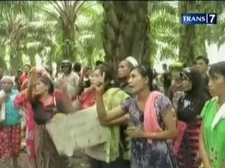 Tolak Tambang Emas, Ribuan Warga Mengamuk