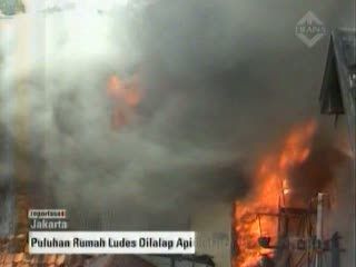 Puluhan Rumah Ludes Terbakar