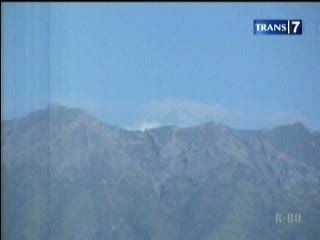 Aktifitas Gunung Rawung Meningkat