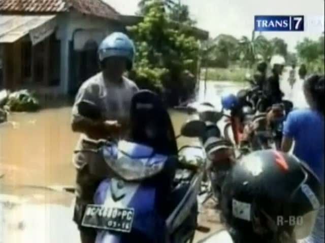 Macet Puluhan Kilometer Akibat Banjir