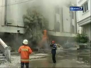 Toko Onderdil Motor Terbakar