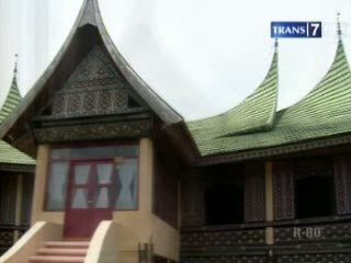 Pustaka Indonesia: Ukiran Estetik Rumah Minang