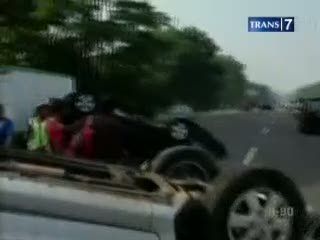 2 Mobil Pelancong Kecelakaan di Tol Jagorawi