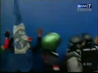 Sweeping Ribuan Buruh Ricuh