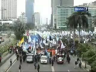 Massa Buruh Kembali Kepung Istana