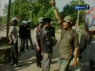 Dosen dan Mahasiswa Hadang Eksekusi Kampus