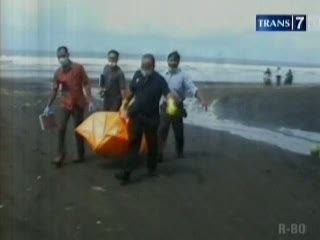 Pria Tanpa Identitas Tewas di Tepi Pantai