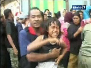 Berebut Nasi Jangkrik, Anak-anak Histeris