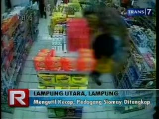 Mengutil Kecap, Pedagang Siomay Ditangkap