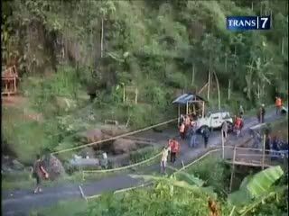 Longsor dan Banjir Hantui Warga