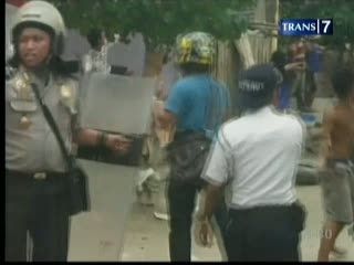 Warga Saling Serang, 2 Terkena Panah