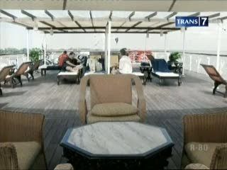 Cambodia Cruisse, Hotel Berjalan di Atas Sungai