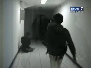 Seorang Pria Tewas Tergencet Lift