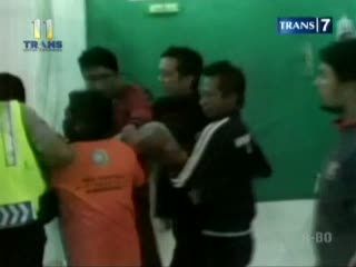 Pacaran di Taman Kota, Gadis Histeris