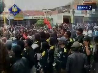 Demo Tuntut Bupati Aceng Mundur Merebak