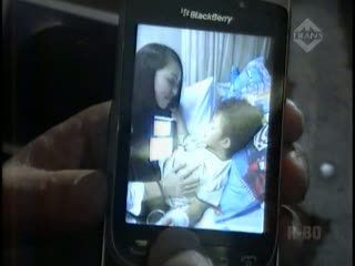 Angelina Sondakh Jenguk Anak 