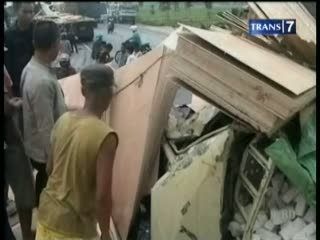 Tabrakan Beruntun, Korban Tewas Terjepit