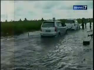 Banjir Masih Rendam Trans Kalimantan