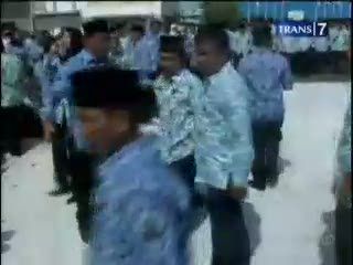 Keistimewaan PNS, Malas dan Korup