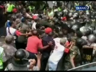 Tolak Eksekusi, Ormas Lawan Petugas