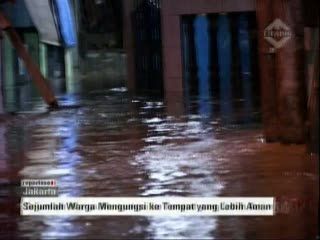 Pemukiman Warga di Kampung Melayu Terendam Banjir