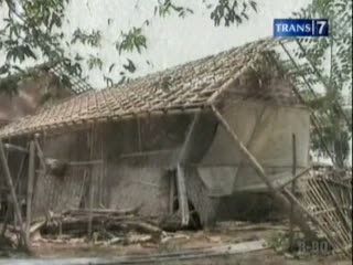 Puluhan Rumah Rusak Diterjang Puting Beliung