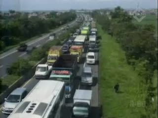 Jalan Tertutup Banjir, Macet 6 Km
