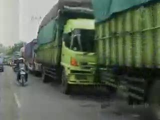 Pelabuhan Ketapang Dipadati Kendaraan