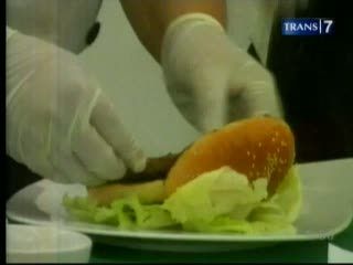 Isi Liburan, Lomba Kreasi Burger Santa Claus