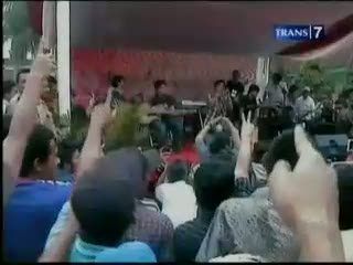 Lagi, Ariel Berurusan dengan Polisi