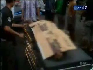 Bus Tabrak Motor, Dua Tewas