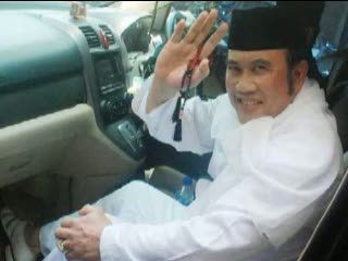 Tebar Pesona Si Raja Dangdut Rhoma Irama