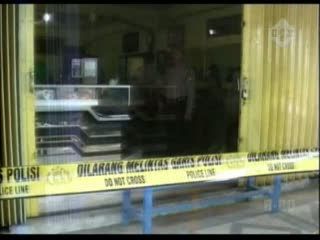 Emas Senilai Rp 800 Juta Dirampok, Depan Kantor Polisi