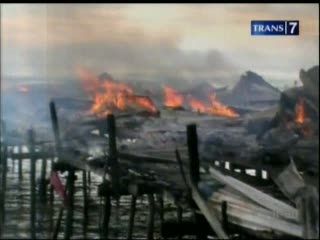 Kembang Api Picu Puluhan Rumah Terbakar