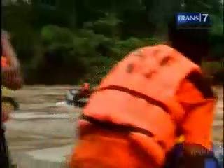 5 Wisatawan Asing Hilang Terseret Ombak Laut Selatan