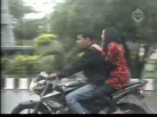 Perempuan Dilarang Ngangkang Saat Dibonceng