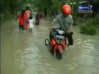 Banjir Melanda, Warga Penen Dini