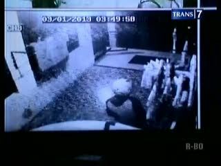 Cinta Ditolak, Polisi Curi Pakaian Dalam Wanita