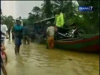 Jembatan Putus Diterjang Banjir