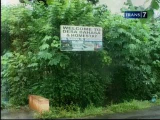 Dusun Bahasa Inggris di Borobudur