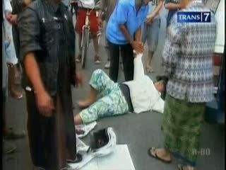 Terobos Lampu Merah, Pengendara Motor Tewas di Tempat 